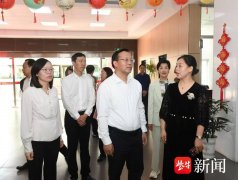 乒乓球厅、棋牌室、歌厅、冰壶球室……扬中老人老有所乐